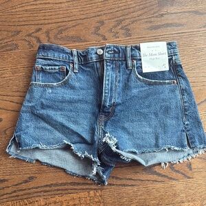 Abercrombie Shorts - The Mom Short High Rise